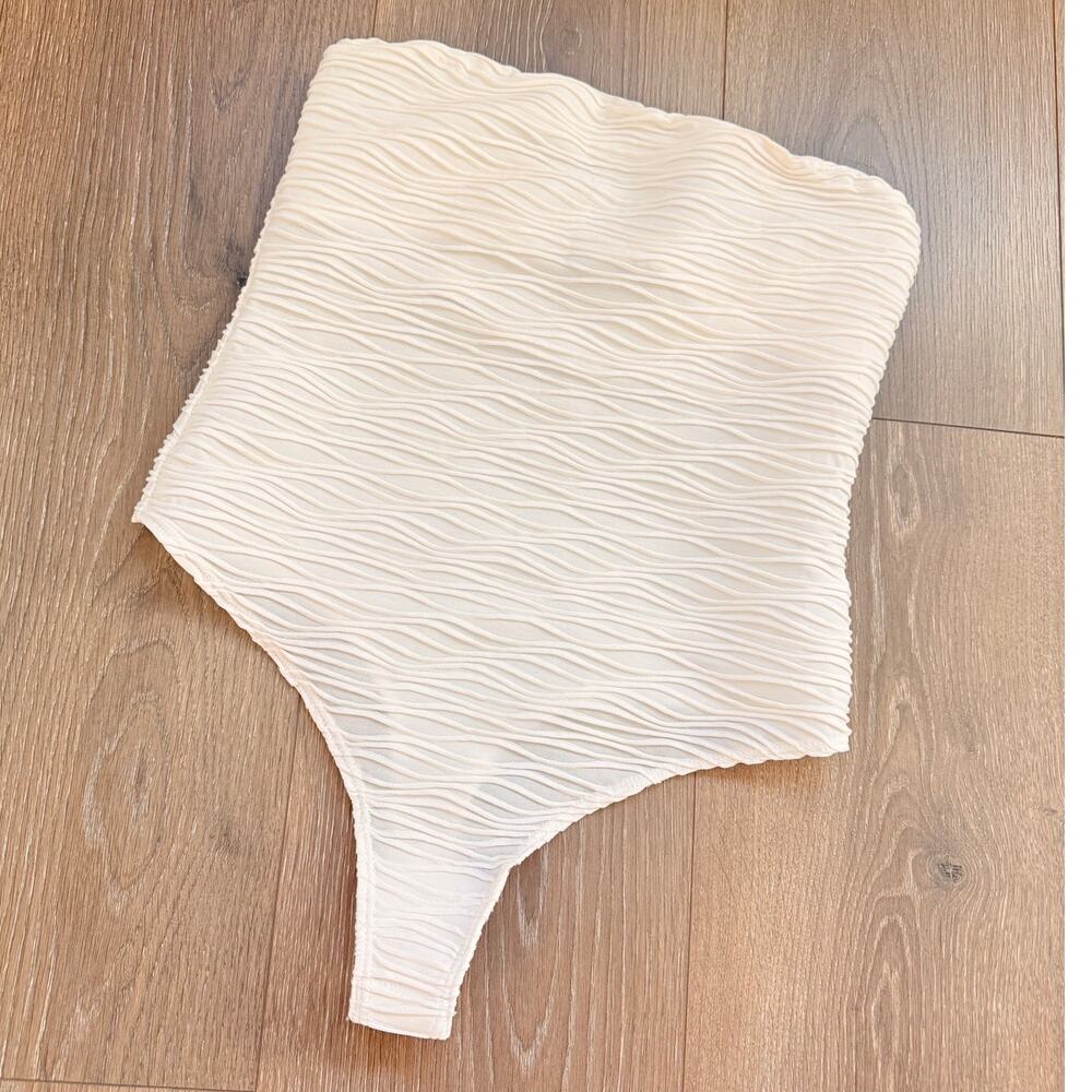 PRINCESS POLLY WHITE STRIPED STRAPLESS BODYCON TOP US 4‎ Summer - Picture 2 of 4